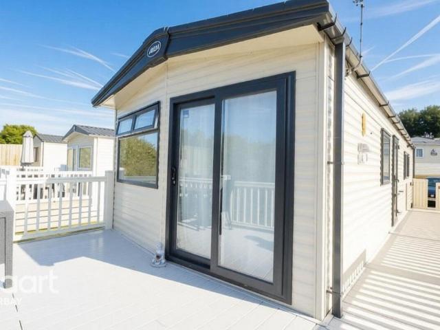 Park Home for sale in Three Beaches, Livermead