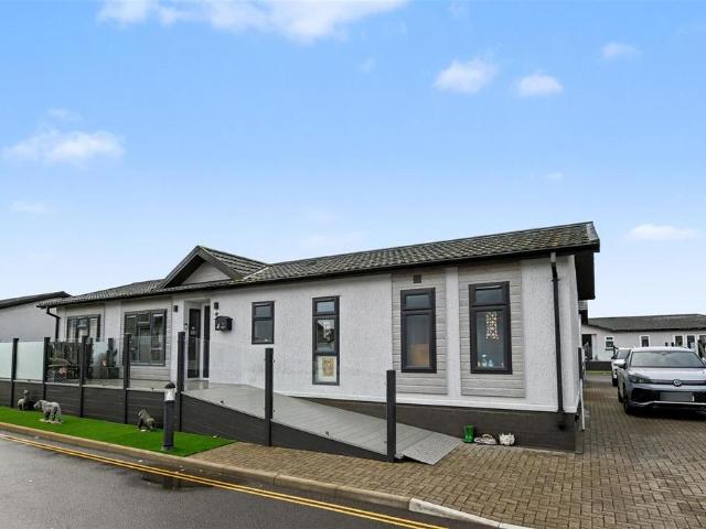Park Home for sale in Canvey Island