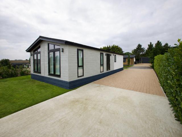 Park Home for sale in Ludford, Belleau
