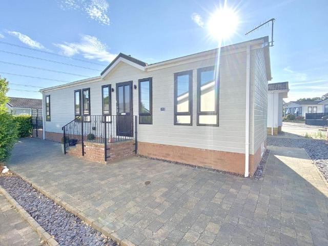 Park Home for sale in North Boarhunt, Hampshire