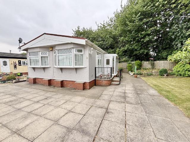 Park Home for sale in Garforth, West Yorkshire