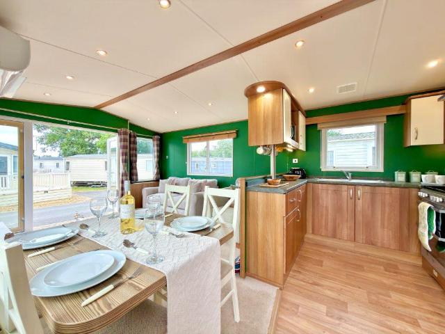 Park Home for sale in Dale Hill, Essex