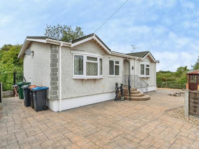 Park Home for sale in Stoak, Cheshire