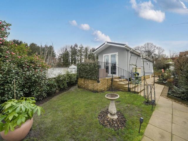 Park Home for sale in Penshurst, The Butts