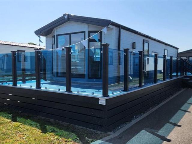 Park Home for sale in Spring Vale, Hampshire
