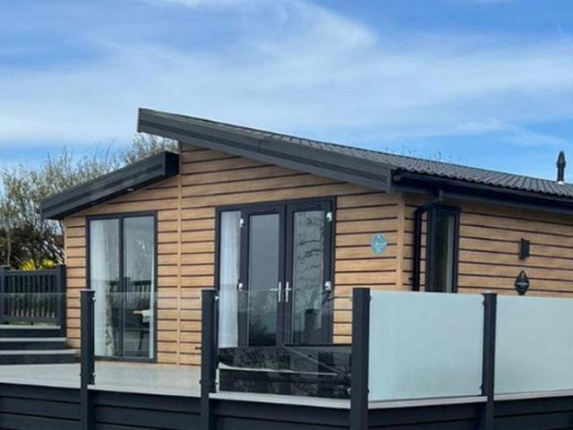 Park Home for sale in Milford-on-Sea, Ashurst Bridge