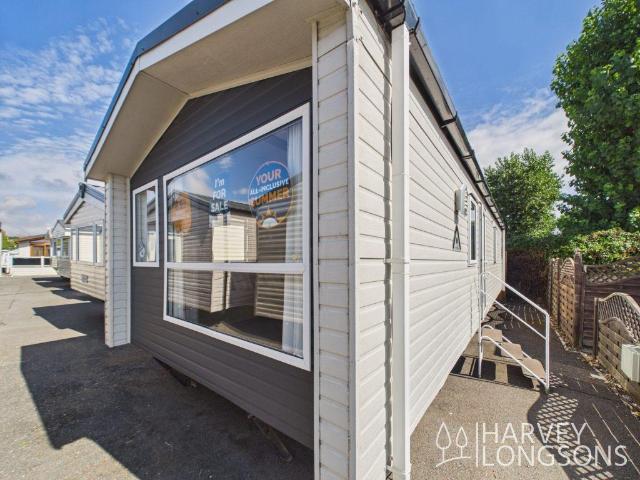 Park Home for sale in Felixstowe, Eastbridge