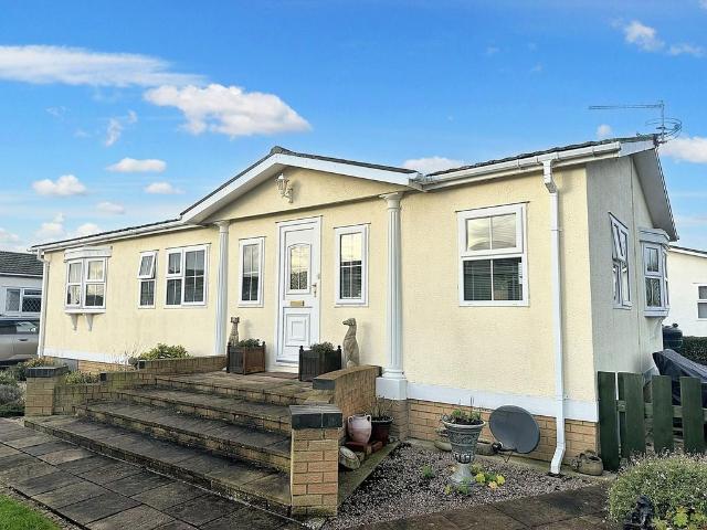 Park Home for sale in Barholm, Lincolnshire