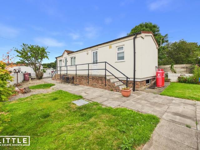Park Home for sale in Huyton, Knowsley