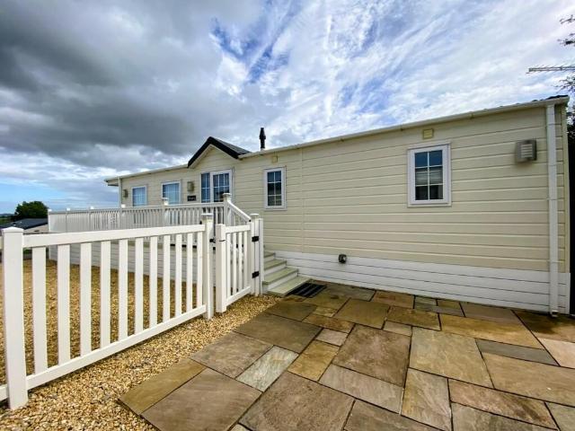 Park Home for sale in School House, Gloucestershire