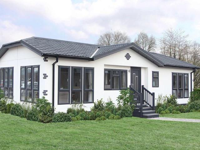 Park Home for sale in Oakley, Merley