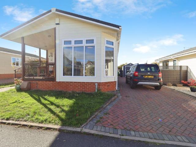 Park Home for sale in Welford on Avon CP, Alderminster