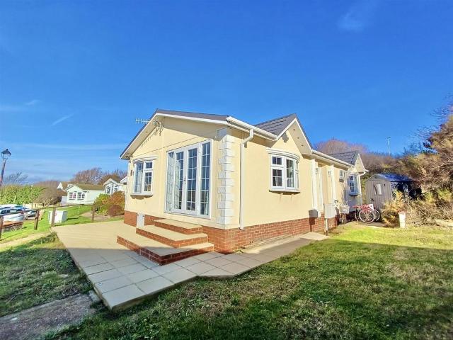 Park Home for sale in Peacehaven, Iford