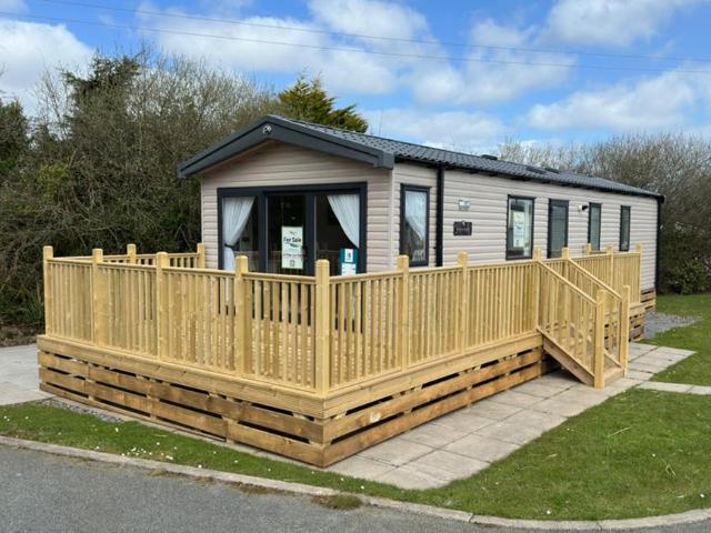 Park Home for sale in Sageston, Wales