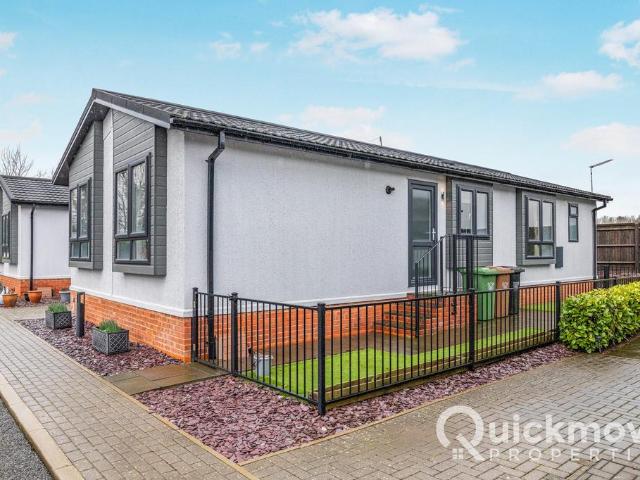 Park Home for sale in Earls Barton