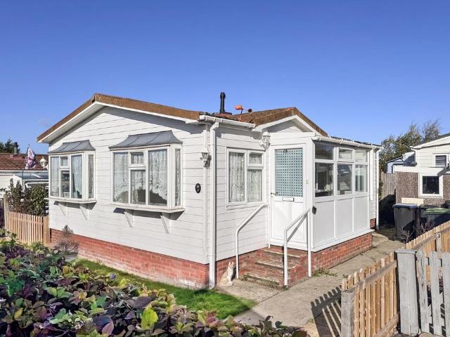 Park Home for sale in Seasalter, Canterbury