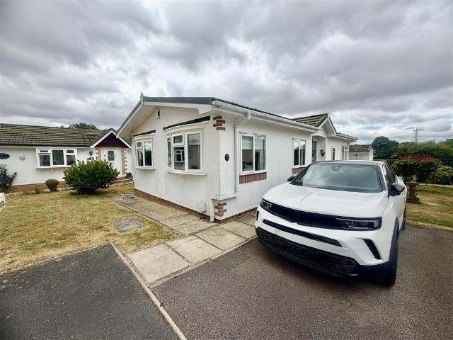 Park Home for sale in Little Preston, Leeds