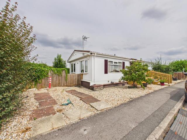 Park Home for sale in Thatcham, West Berkshire