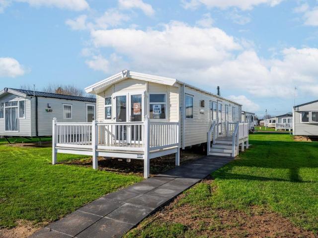 Park Home for sale in Eastbridge, Suffolk