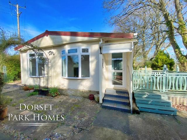 Park Home for sale in Alderholt, East Dorset