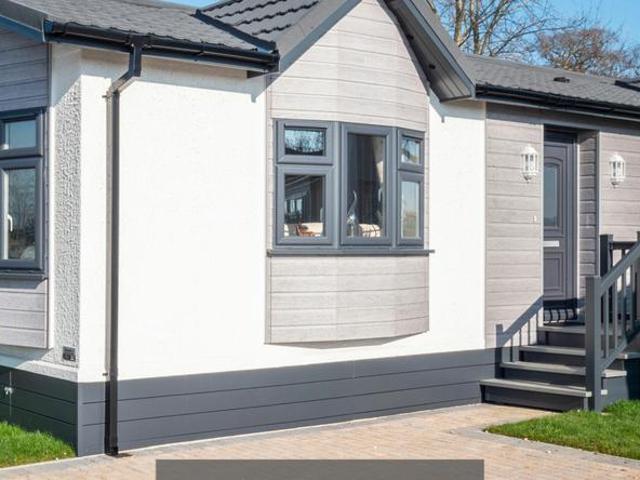 Park Home for sale in Stokesby, Norfolk