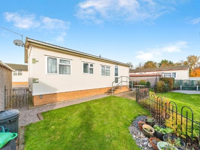 Park Home for sale in Barholm, Lincolnshire