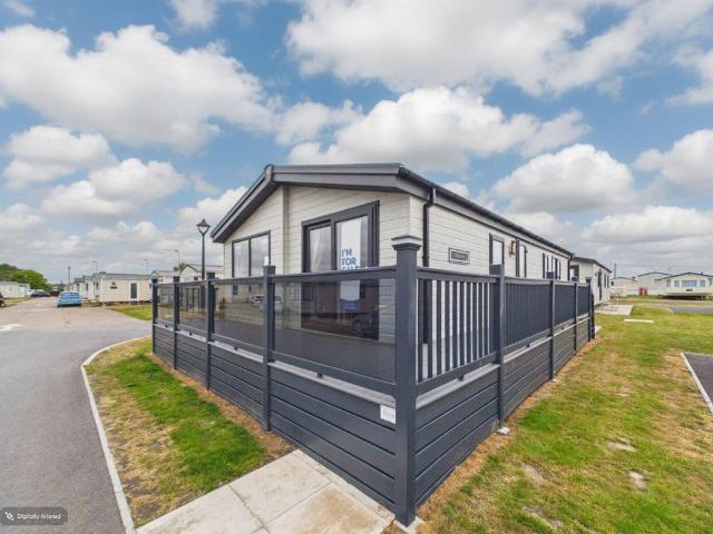 Park Home for sale in Felixstowe, Eastbridge