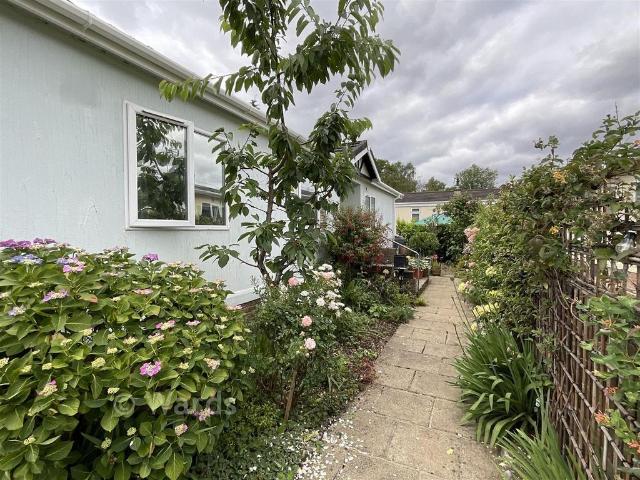 Park Home for sale in East Hill, The Butts