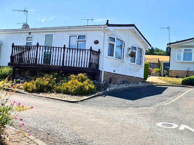 Park Home for sale in Pouchen End, Hertfordshire