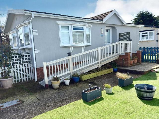 Park Home for sale in Eastbridge, Suffolk