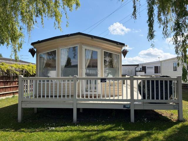 Park Home for sale in Stokesby, Norfolk