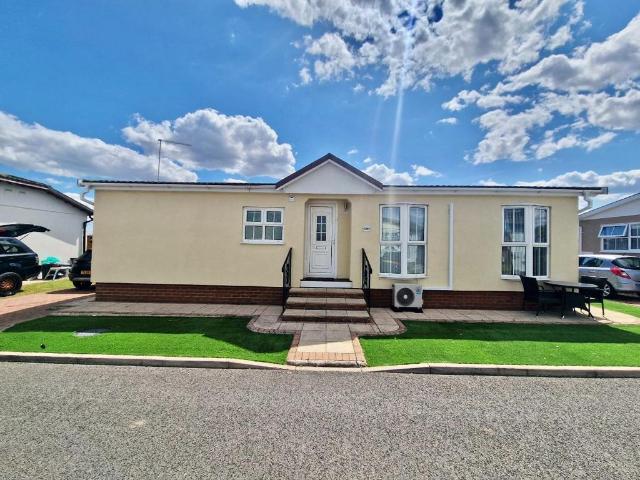 Park Home for sale in Leigh Beck, Essex