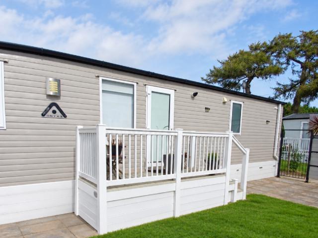 Park Home for sale in Ripple, Ash