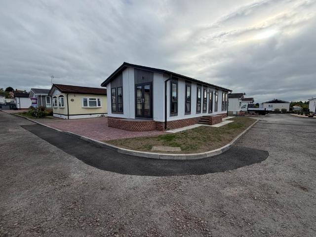 Park Home for sale in Hampton, Wychavon