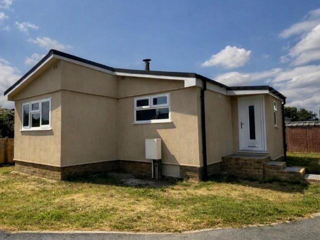 Park Home for sale in East Hill, The Butts
