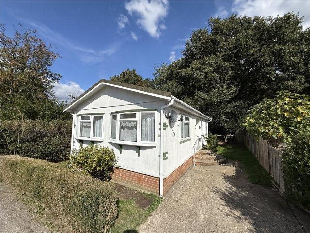 Park Home for sale in Box Hill Village, Pachesham Park