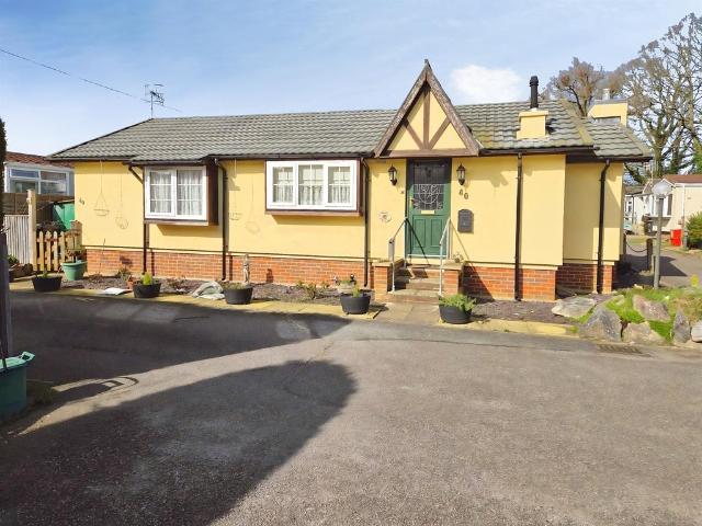 Park Home for sale in Burstow, Hillview