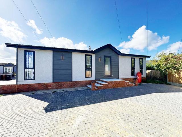 Park Home for sale in Row Town, Surrey