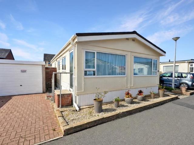 Park Home for sale in Highcliffe