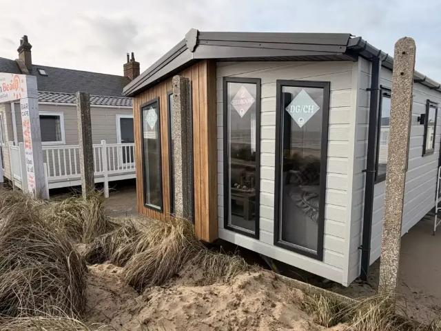 Park Home for sale in Stokesby, Norfolk