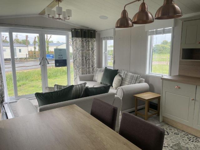 Park Home for sale in Littlecote, West Sussex