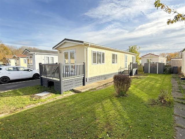 Park Home for sale in Barton In Fabis, East Midlands