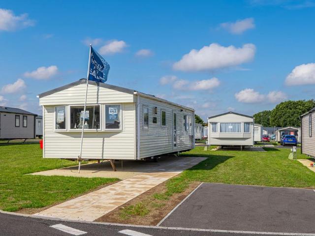 Park Home for sale in Eastbridge, Suffolk