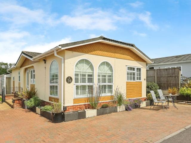 Park Home for sale in Arrington, Cambridgeshire