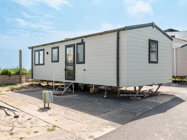 Park Home for sale in Stokesby, Norfolk