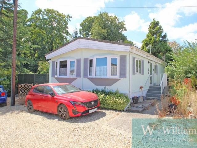Park Home for sale in Wootton Bridge, Isle Of Wight