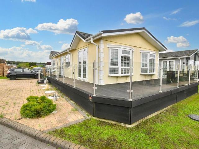Park Home for sale in Newlands, Castle Point