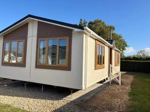 Park Home for sale in Crookhill, Worcestershire