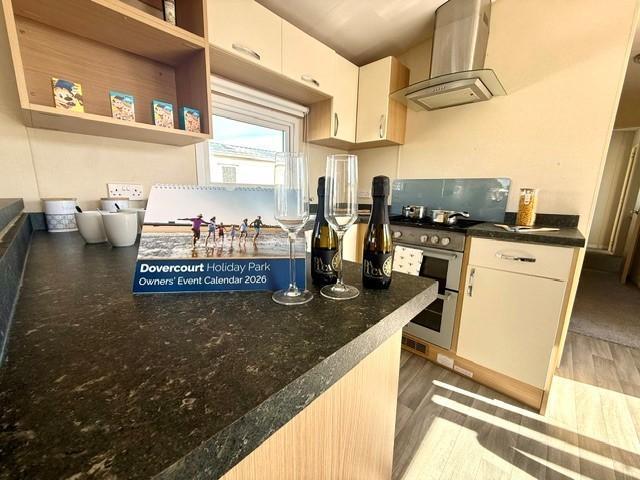 Park Home for sale in Upper Dovercourt, Dale Hill