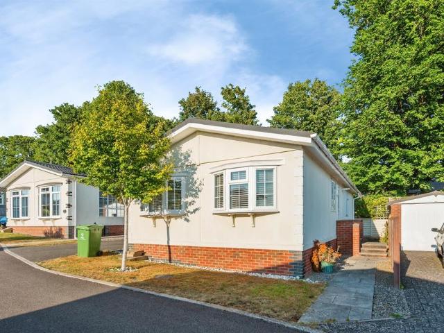 Park Home for sale in Abbey Mead, Swindon